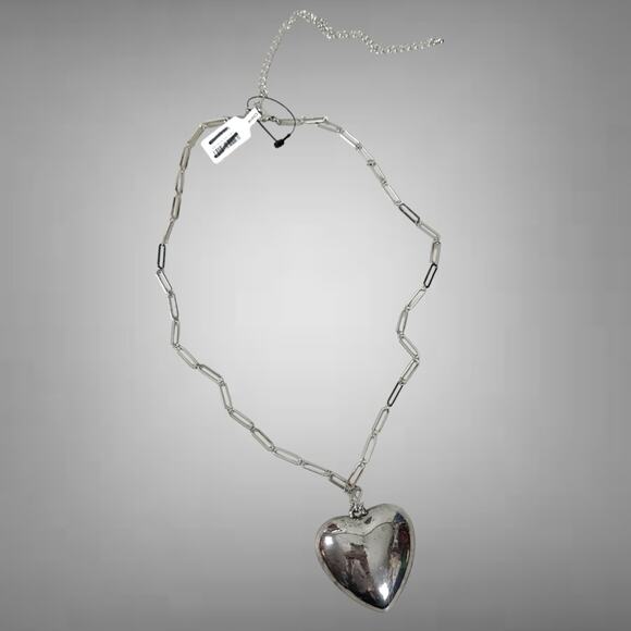Free People Paperclip Spektor Heart Pendant Necklace in Silver NWT Chunky Retro - Picture 6 of 13